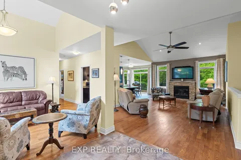 213 Justin Drive, ON K7C 0C4