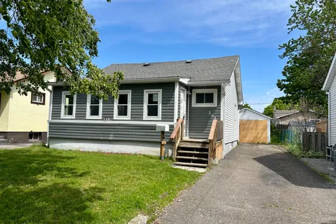 394 Fleet Street, ON L3B 4X5
