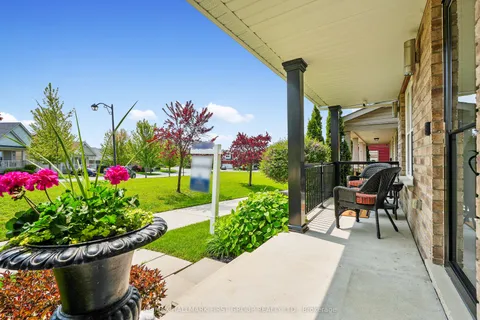 14 Maple Boulevard, ON L1A 0C1