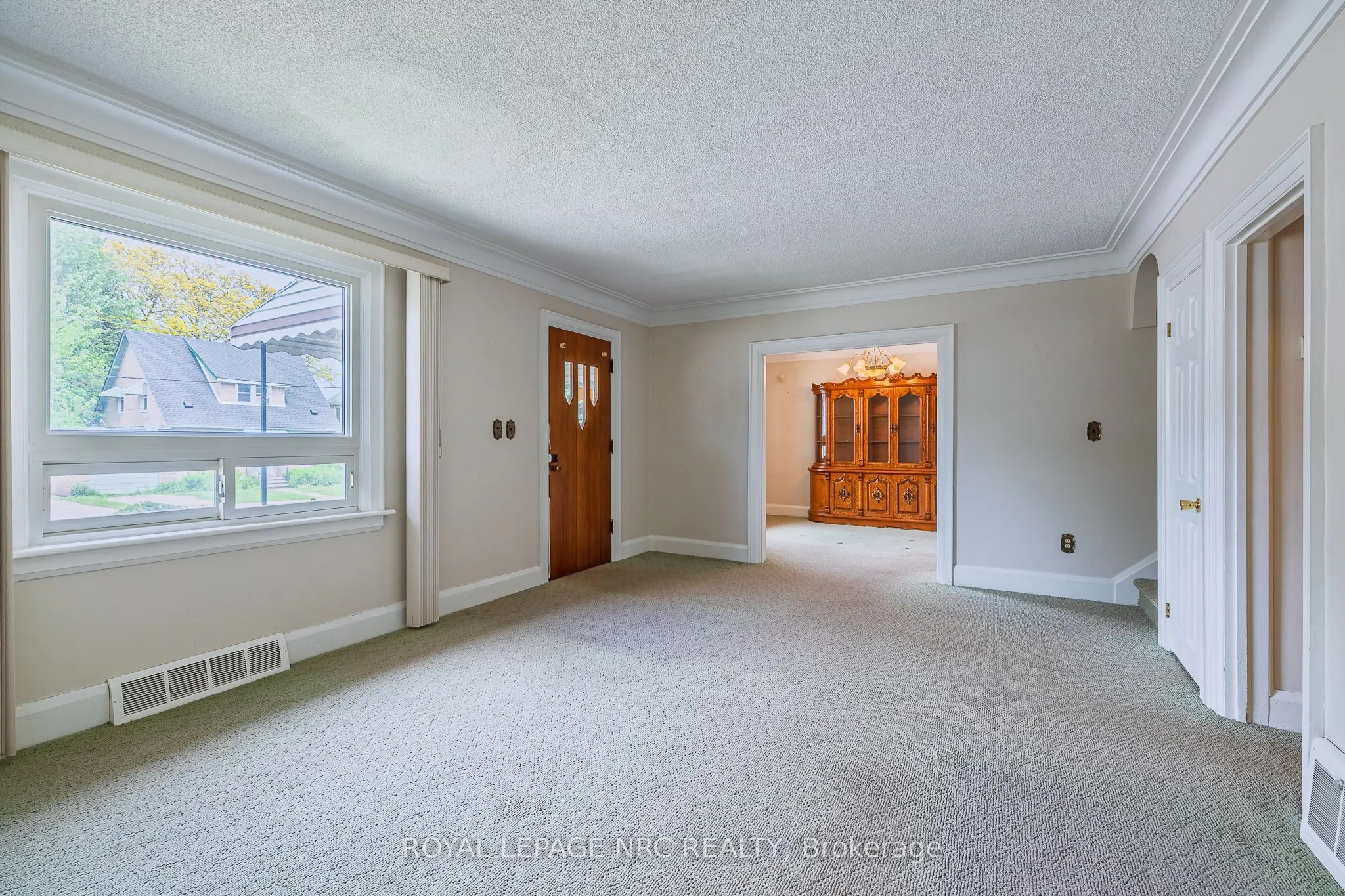5742 Robinson Street, ON L2G 2B2