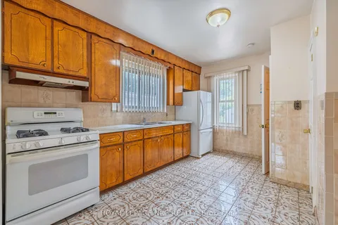5742 Robinson Street, ON L2G 2B2