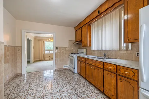 5742 Robinson Street, ON L2G 2B2