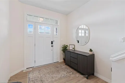 18 Livingston Drive, ON N4G 0J3