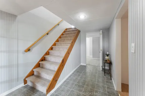 656 Rivermeade Avenue, ON K7M 7Z6