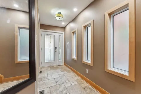 39 Robinson Avenue, ON K1N 8N8