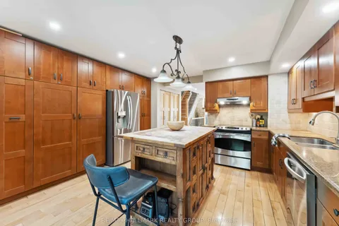 39 Robinson Avenue, ON K1N 8N8
