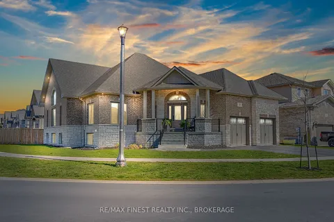 876 ROSHAN Drive, ON K7P 0B2