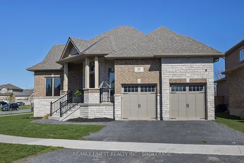 876 ROSHAN Drive, ON K7P 0B2
