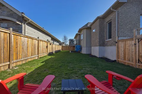 876 ROSHAN Drive, ON K7P 0B2