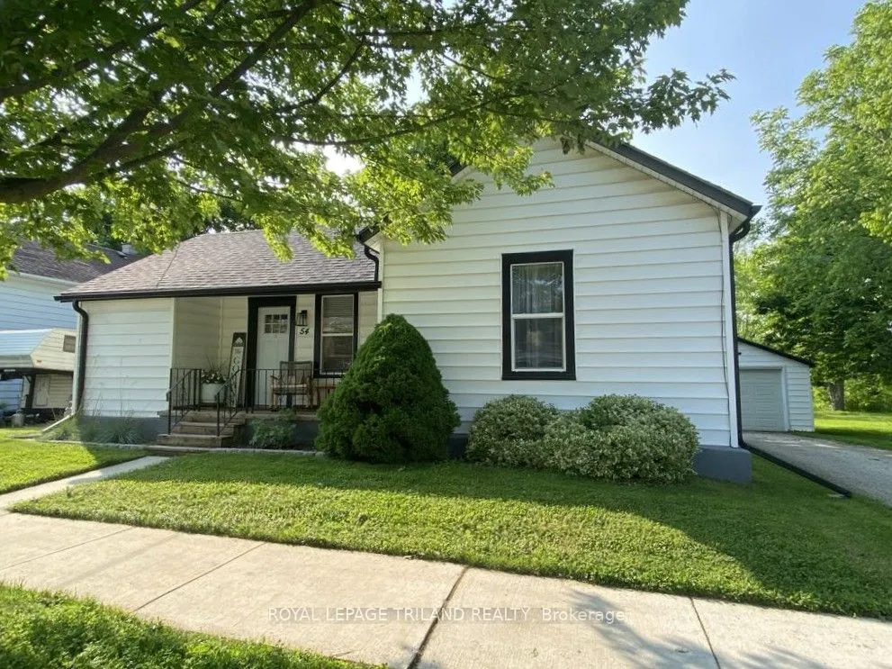 Detached 2 bedroom 1 bathroom at 54 Broadway Street in Lambton Shores - MLS# X12192618