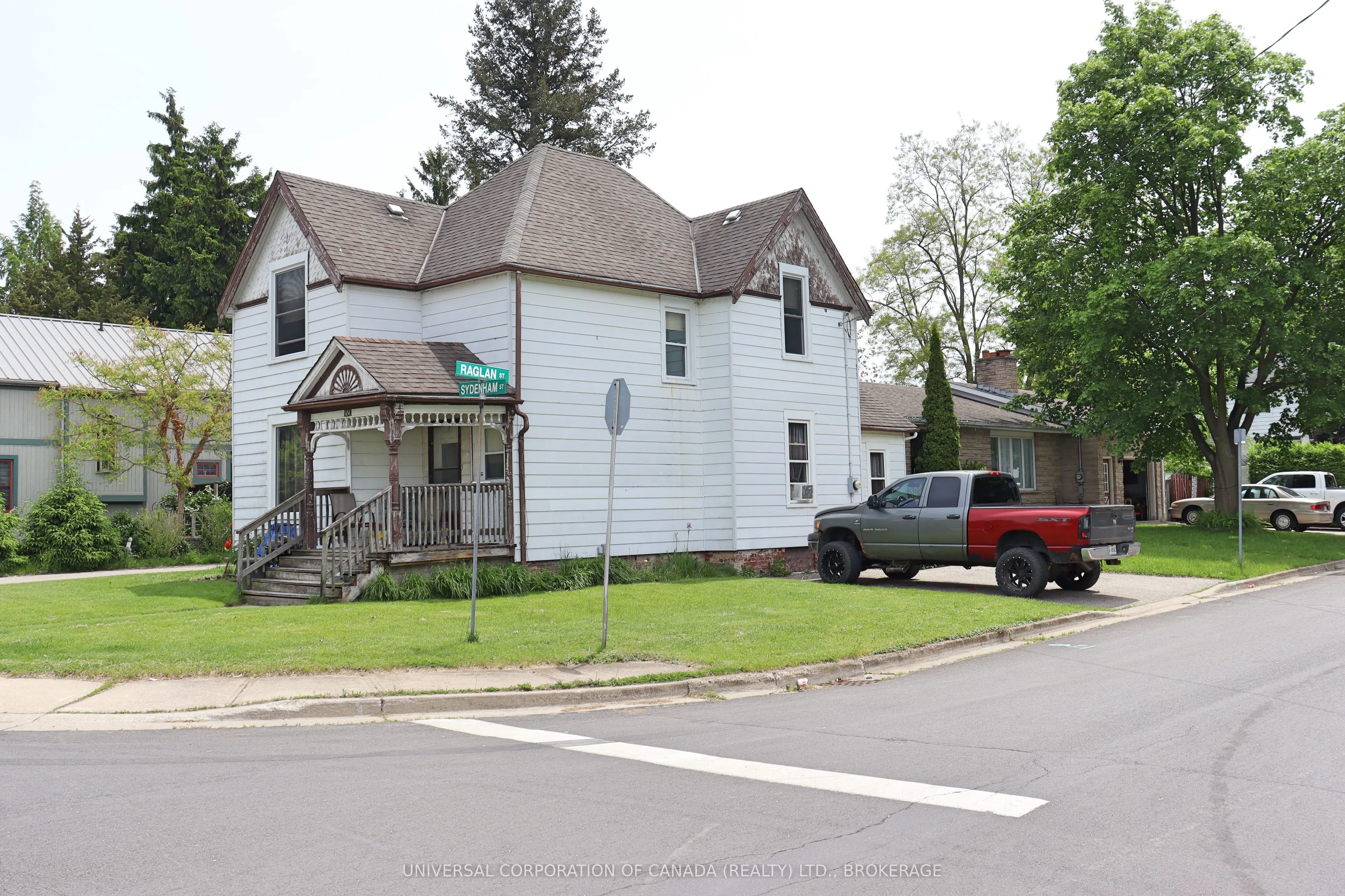 124 Sydenham Street, ON N5H 1M7