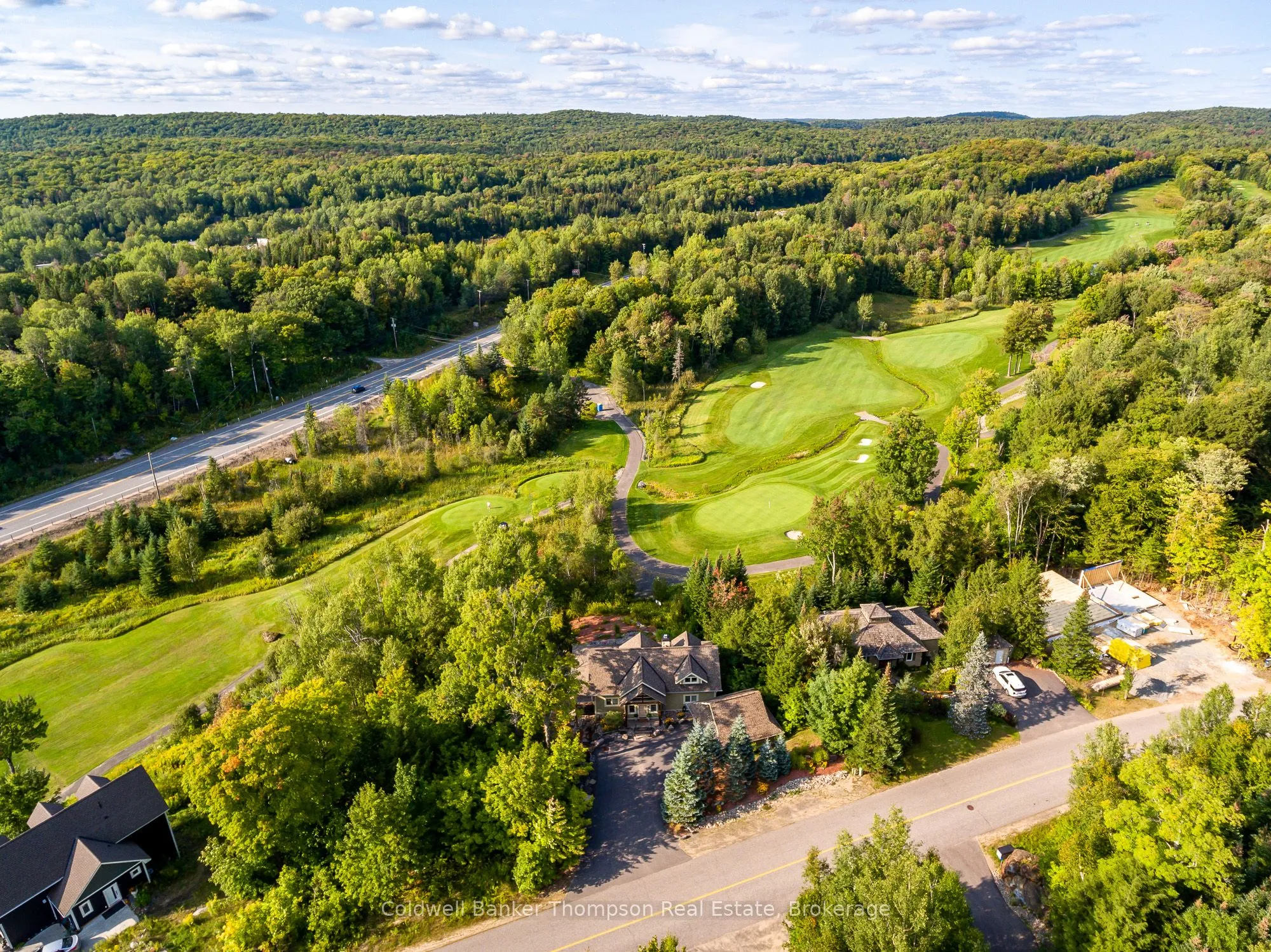 21 Deerhurst Highlands Drive, ON P1H 1B1