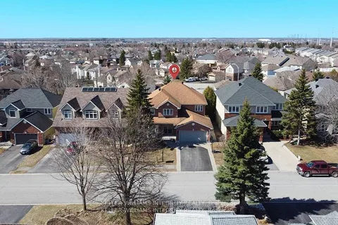9 Shannondoe Crescent, ON K2M 2C8