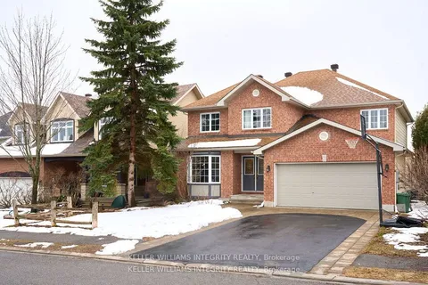 9 Shannondoe Crescent, ON K2M 2C8