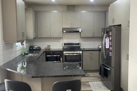 1754 Henrica Avenue, ON N6G 0Y2