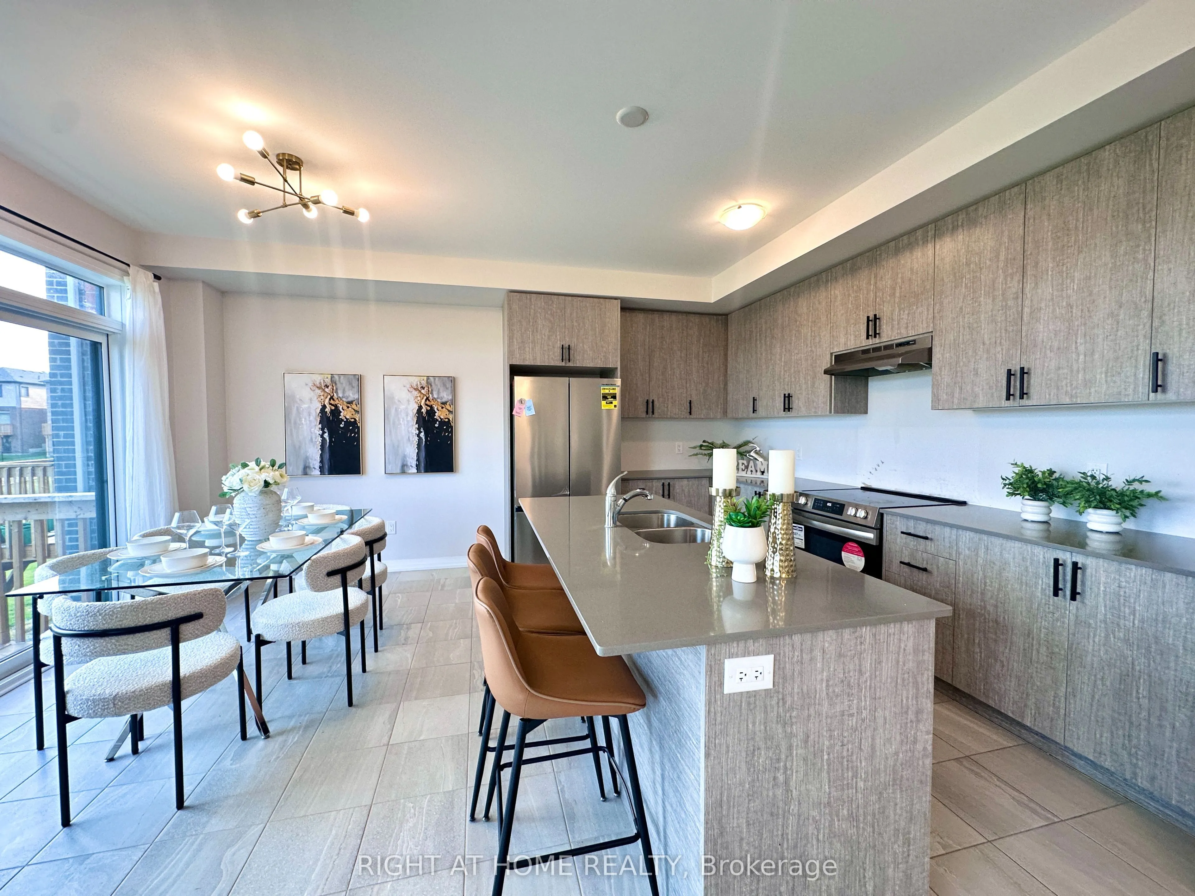 27 Blackburn Street, Cambridge, ON N1S 0E1