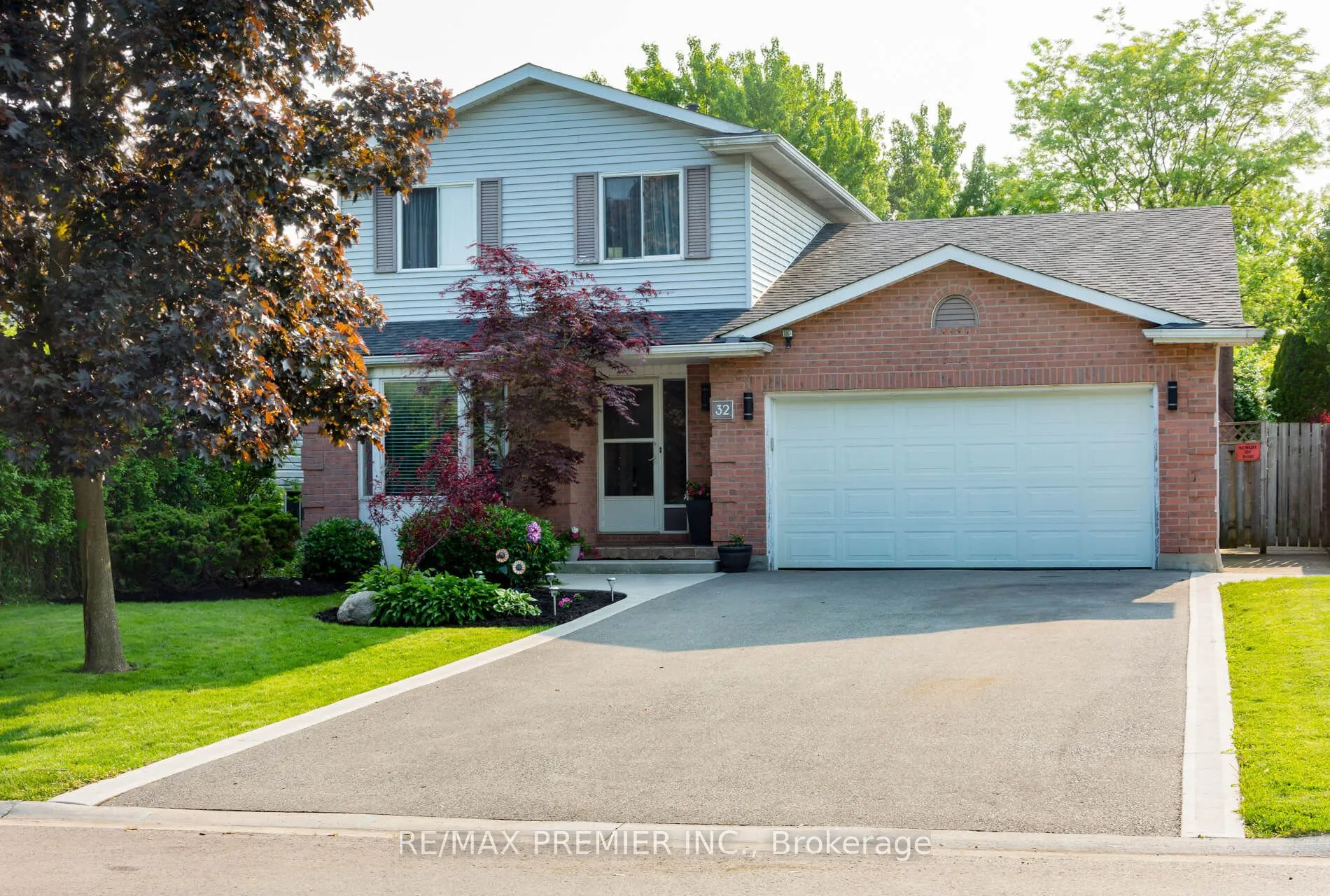 32 Buchanan Drive, ON N3W 1H1