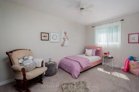32 Buchanan Drive, ON N3W 1H1