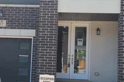 17 Renfrew Trail, ON L3C 0K2