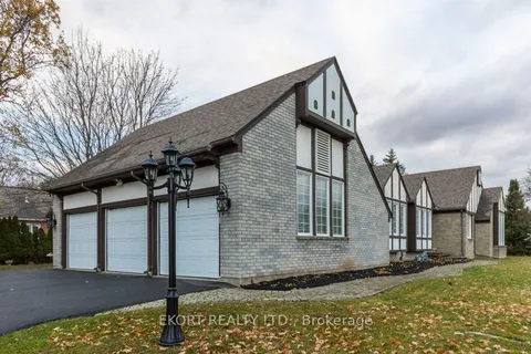24 Kaiser Court, ON K8P 5G3