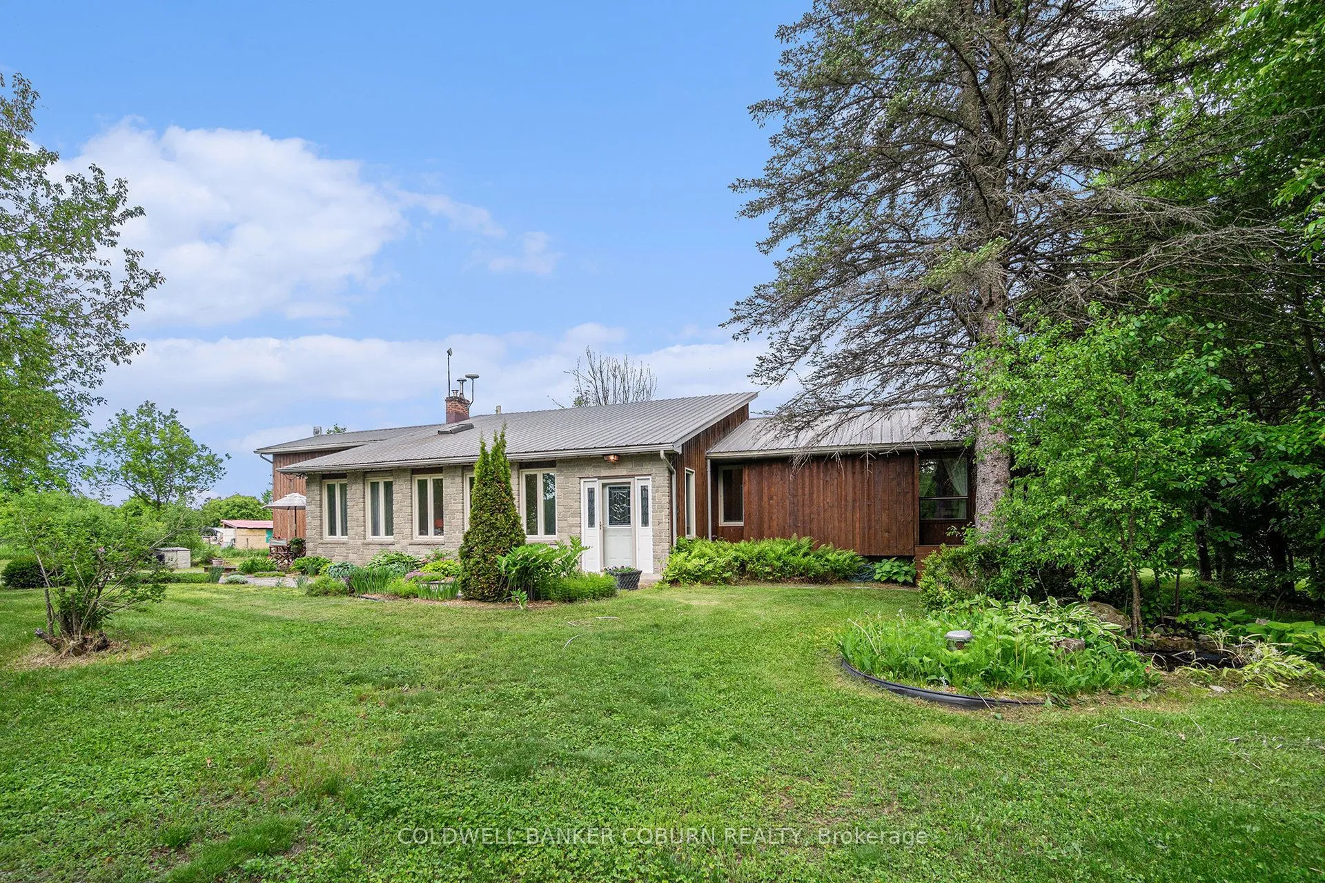 1025 Hyndman Road, Edwardsburgh/Cardinal, ON K0E 1X0