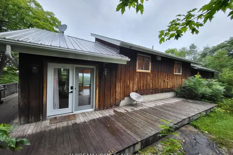 454 Silver Lake Road, Magnetawan, ON P0A 1P0