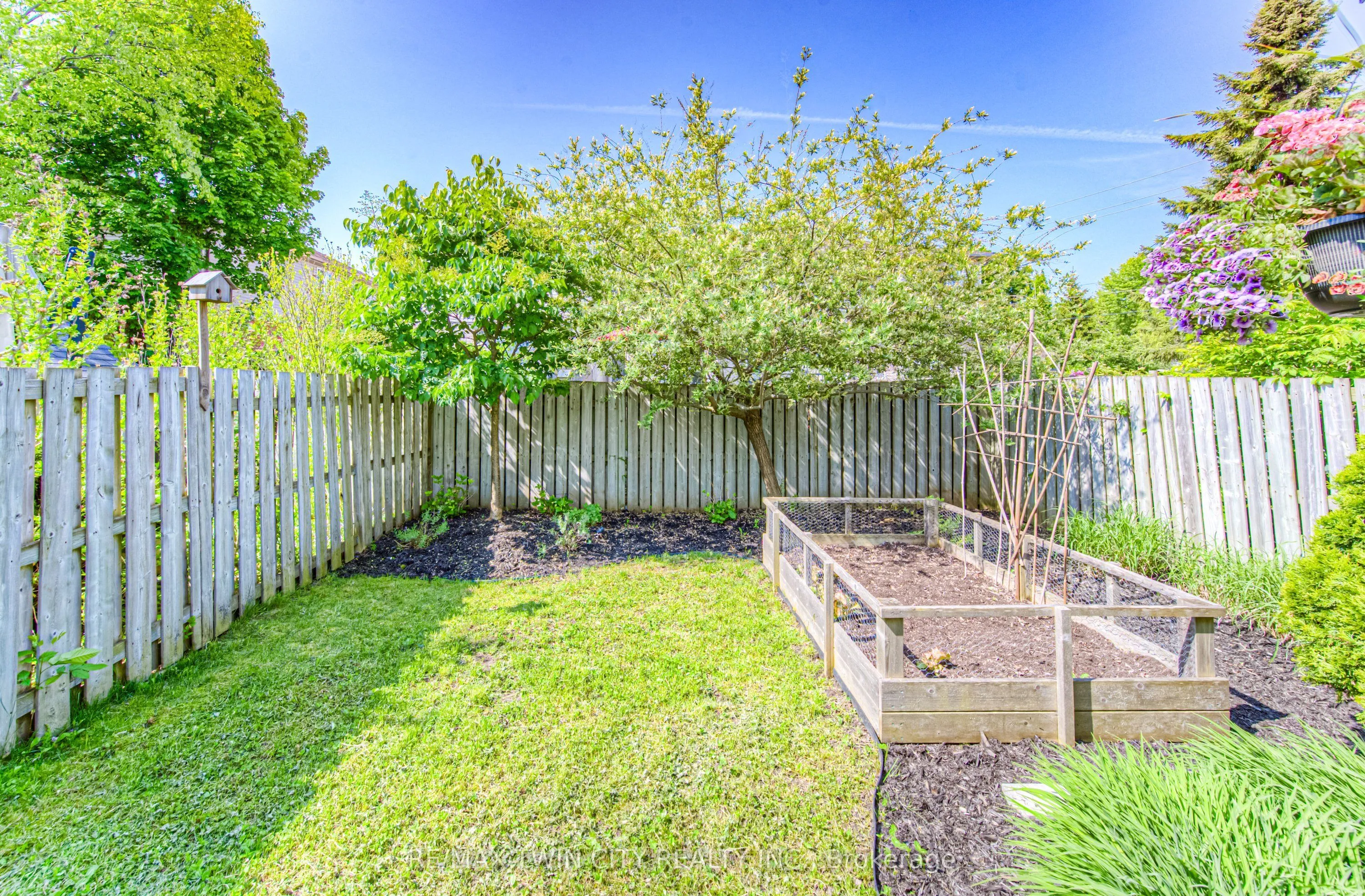 381 University Downs Crescent, Waterloo, ON N2K 4B1