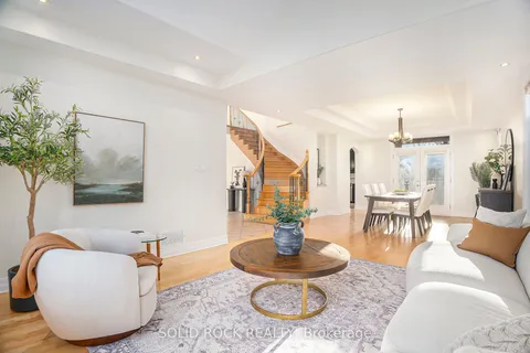 120 Rossland Avenue, ON K2G 2L3