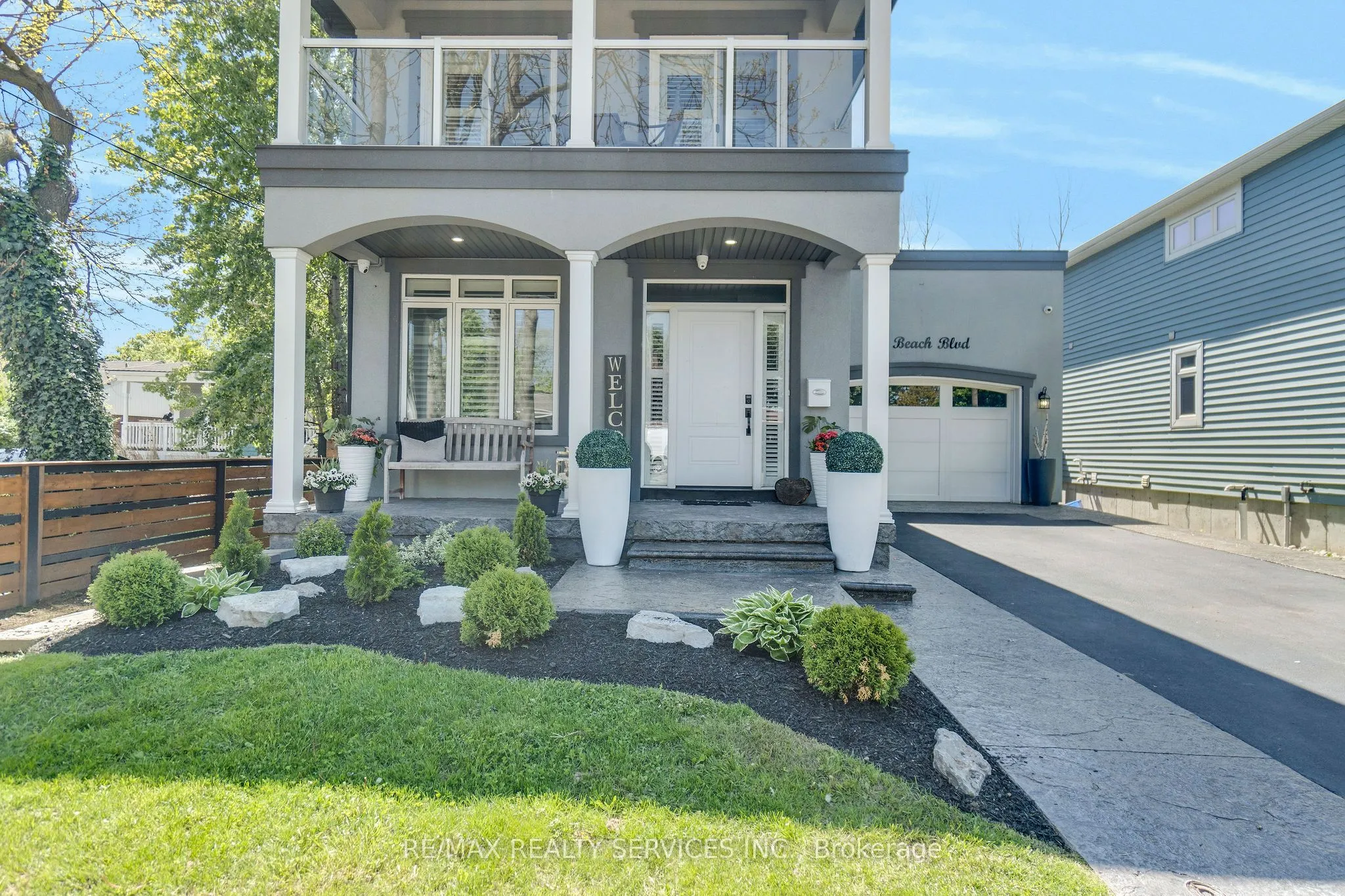 958 Beach Boulevard, ON L8H 6Z4