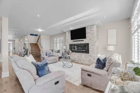 958 Beach Boulevard, ON L8H 6Z4