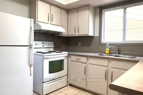 1827 Aldersbrook Gate, ON N6G 3M4