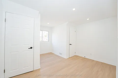 281 PARKMOUNT Drive, ON N2L 5R4