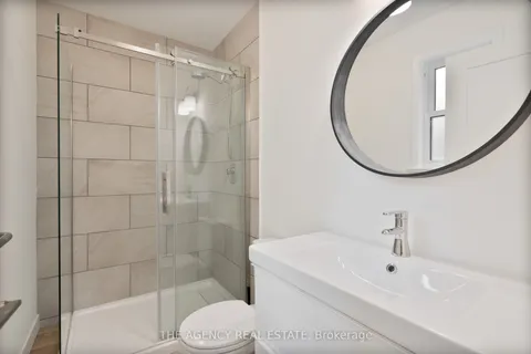 38 Hunt Village Crescent, ON N6H 4A3