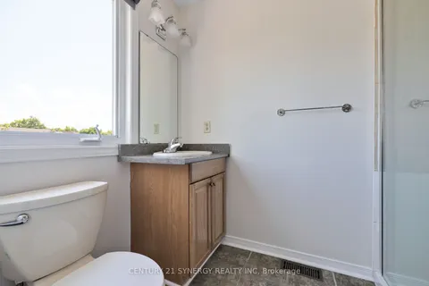861 KARSH Drive, ON K1G 4T9