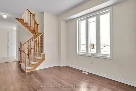 902 Bamford Terrace, ON K9K 0H4
