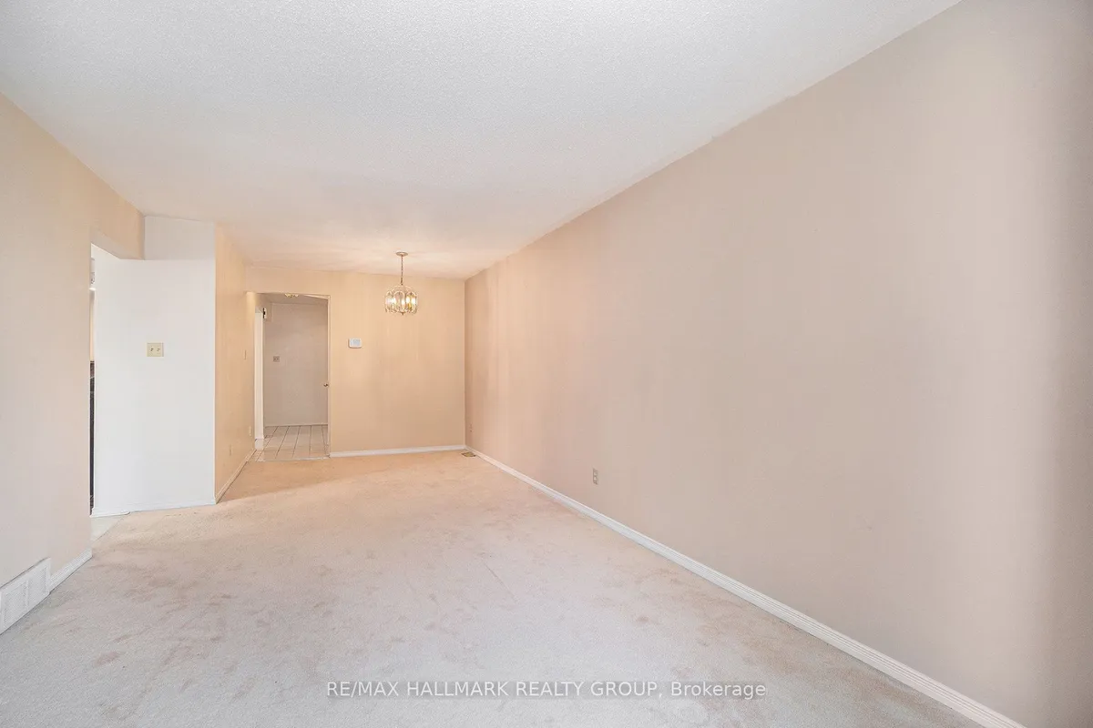 9 Raj Terrace, ON K1G 4T4