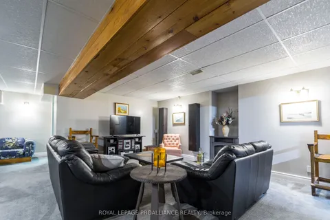 4 Queensboro Court, ON K8P 5E5