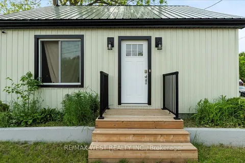 134 Dundas Street, ON K8P 1A5