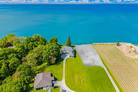 2581 North Service Road, ON L0R 1S0