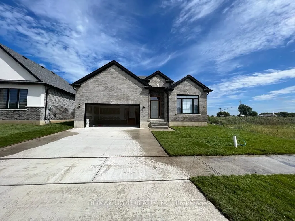 312 Stathis Boulevard, ON N7S 0G7