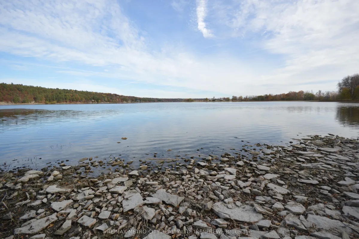 00 Faught Road, ON K0J 0A6