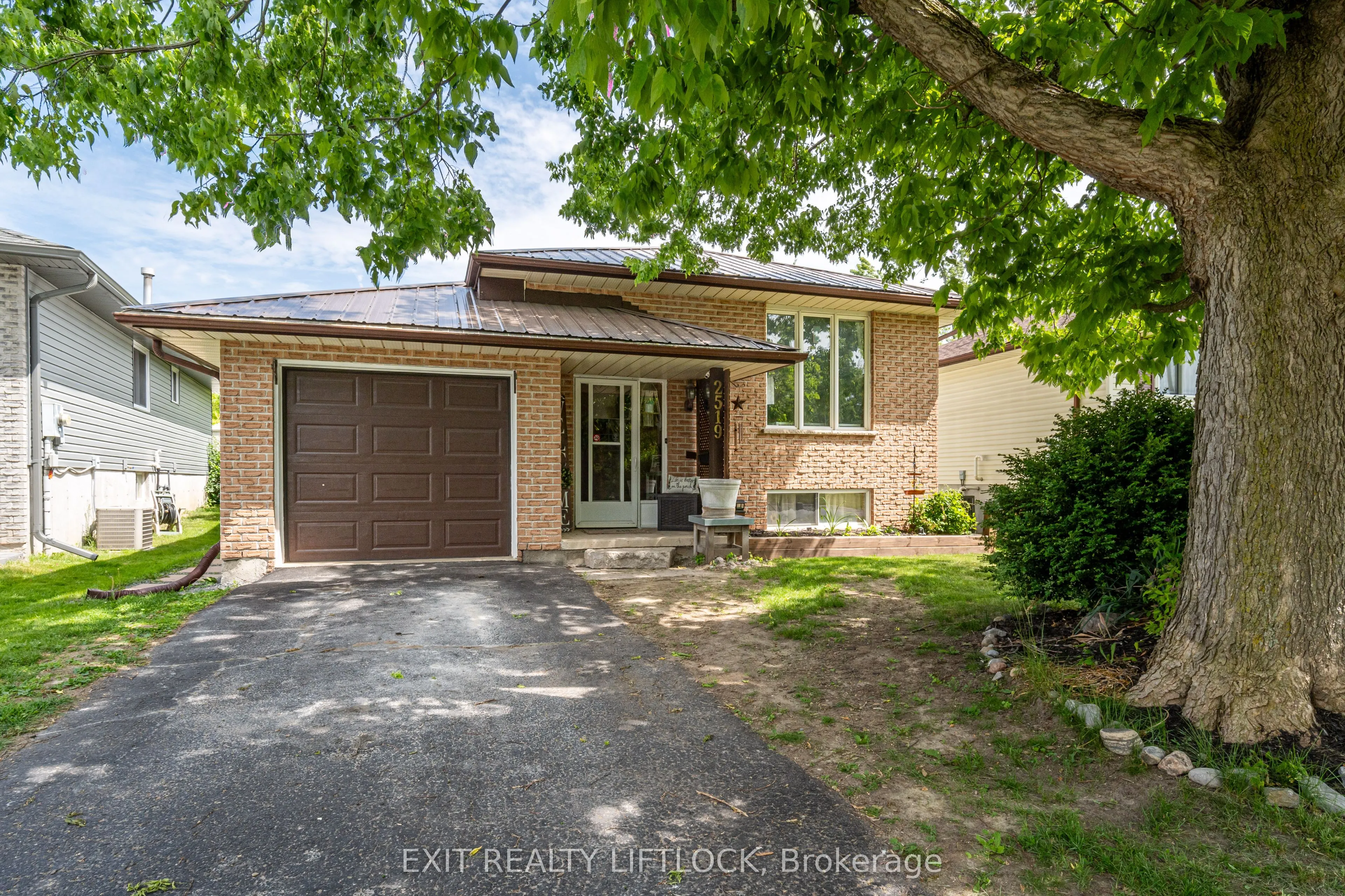 2519 Foxmeadow Road, ON K9L 1X2