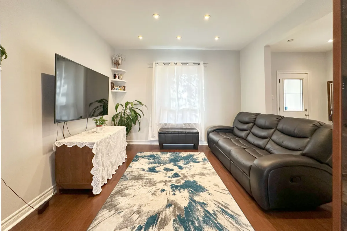 61 Francis Street, ON L8L 3V2