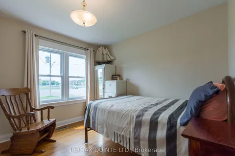 16 Macdonald Gardens, ON K8N 1H5