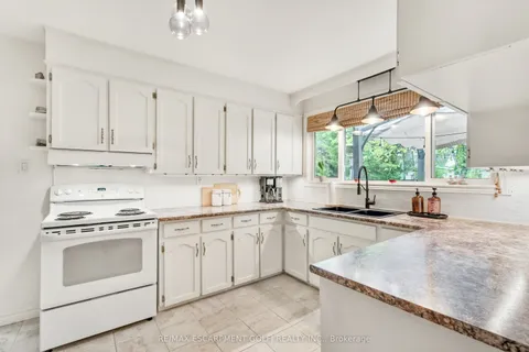 120 JUNE Street, ON L9A 2R9