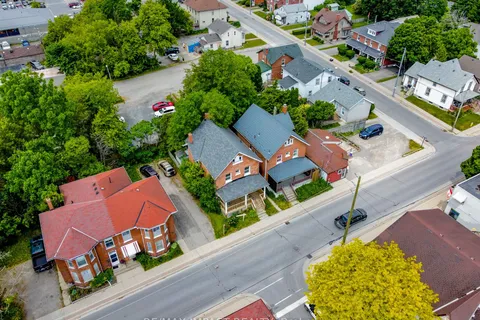 273 George Street, ON K9A 3L7