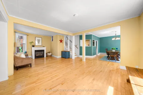 17 Waubeek Street, Parry Sound, ON P2A 1B8