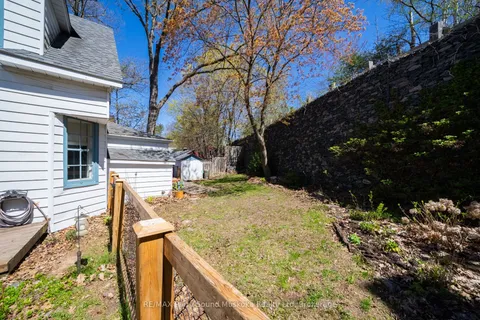 17 Waubeek Street, Parry Sound, ON P2A 1B8
