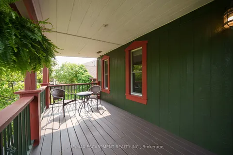 168 Oakhill Drive, Brantford, ON N3T 5L7