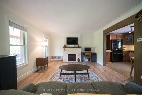168 Oakhill Drive, Brantford, ON N3T 5L7
